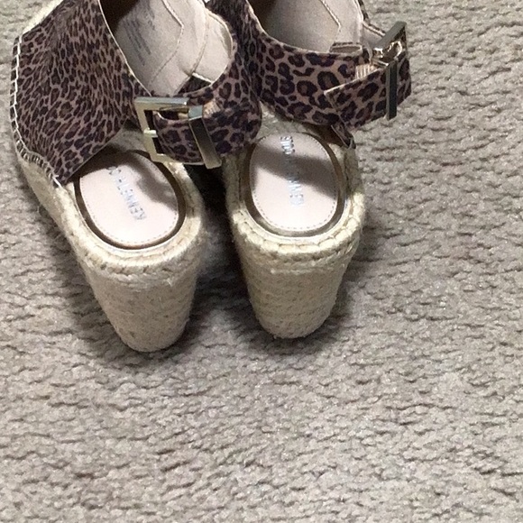 Kenneth Cole Olivia Wedges - Picture 4 of 8